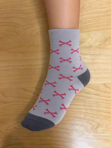 Crossbones Socks in Pink